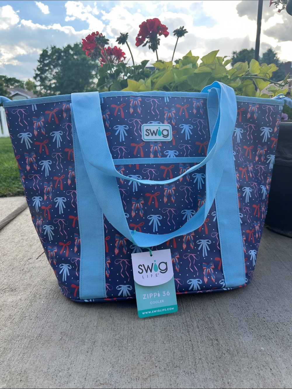 Swig Zippi 36 Cooler Tote in Navy with Light Blue Trim